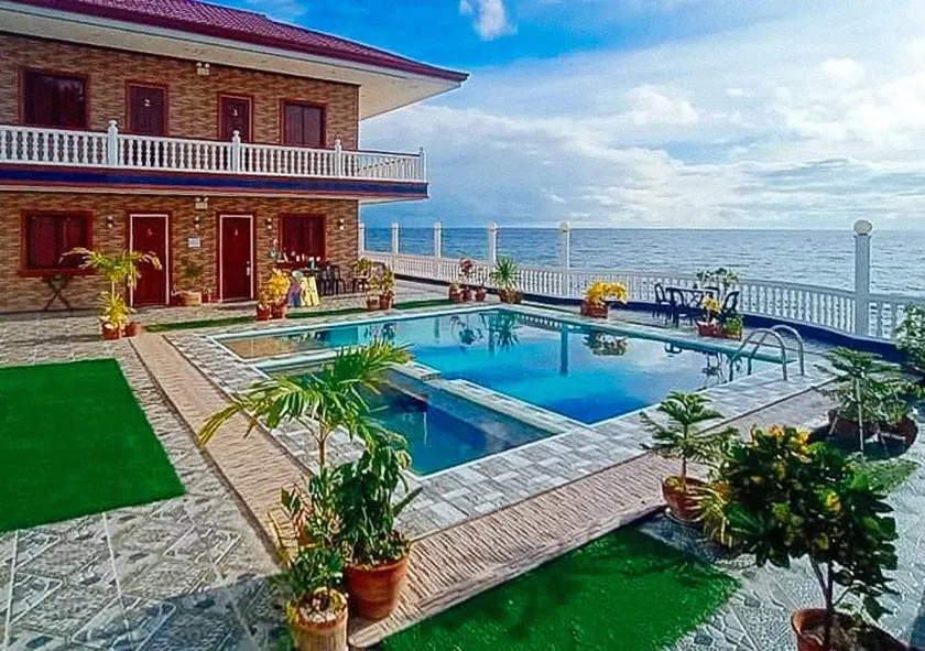 RedDoorz Plus at Billys Resort Oslob - Image 1