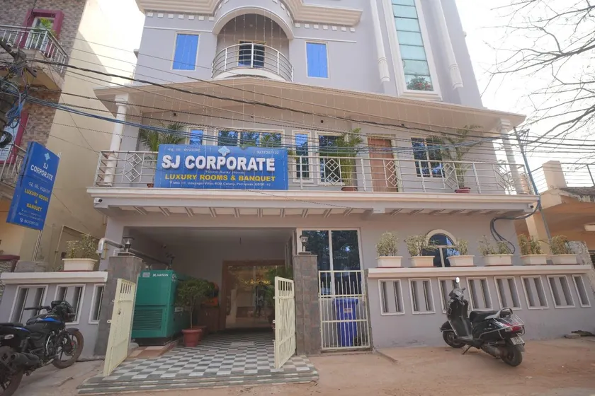 Hotel SJ corporate - Image 1