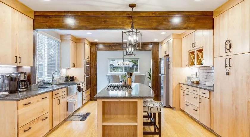 Perch - Beacon Hill Abode - Image 1