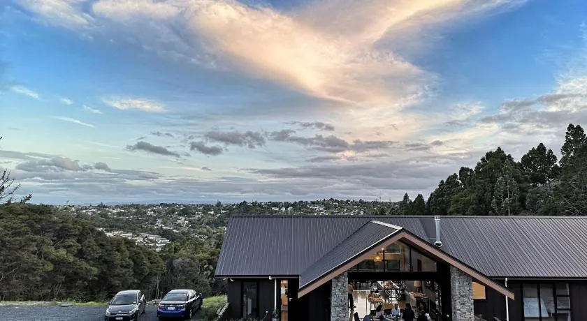 Echo Lodge - Image 1