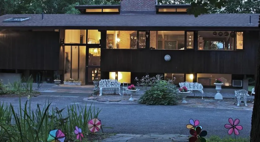 The Cottage - Image 1