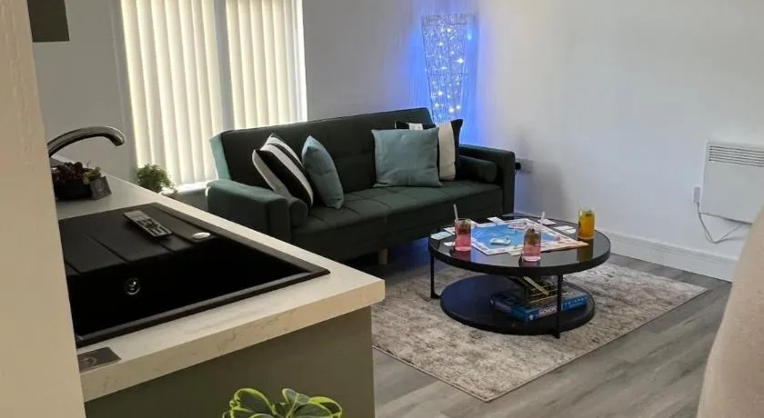 124A The Luxury Suite 1st floor modern apartment - Image 1