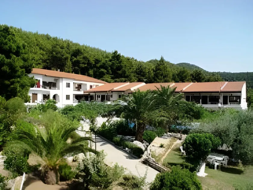 Delphi Hotel - Image 1