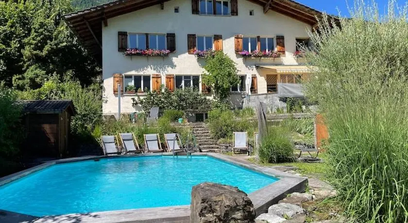 Villa Monkey - Image 1