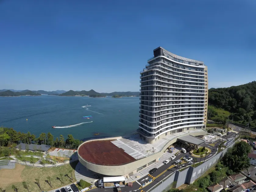 Stanford Hotel&Resort Tongyeong - Image 1