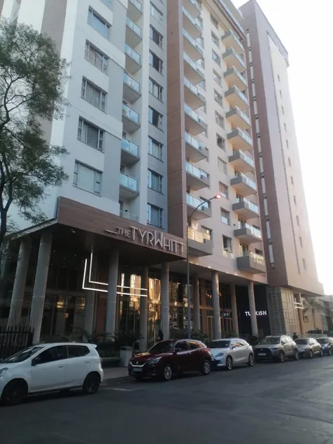 Easy Stay - The Tyrwhitt Rosebank - Image 1