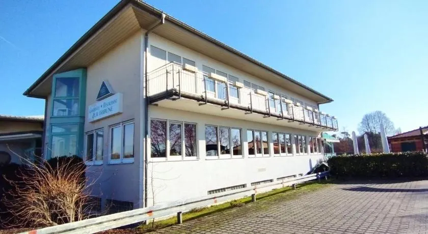 Gaststätte Zur Tribüne - Image 1