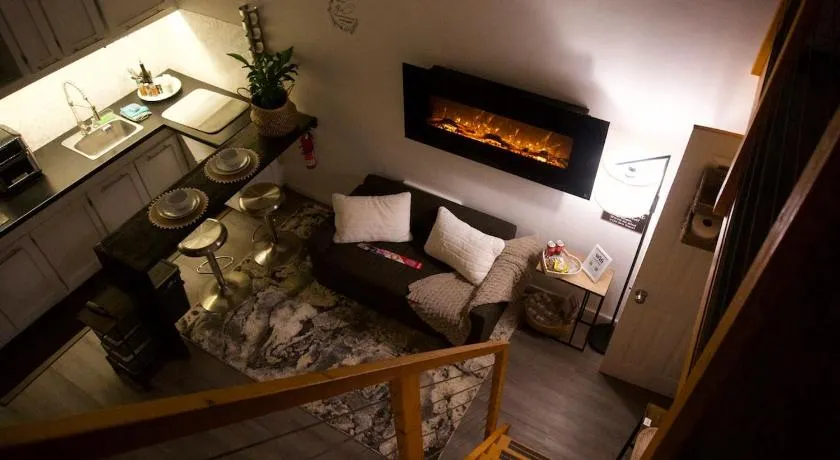 Cozy tiny house 10 minutes from UGA - Image 1