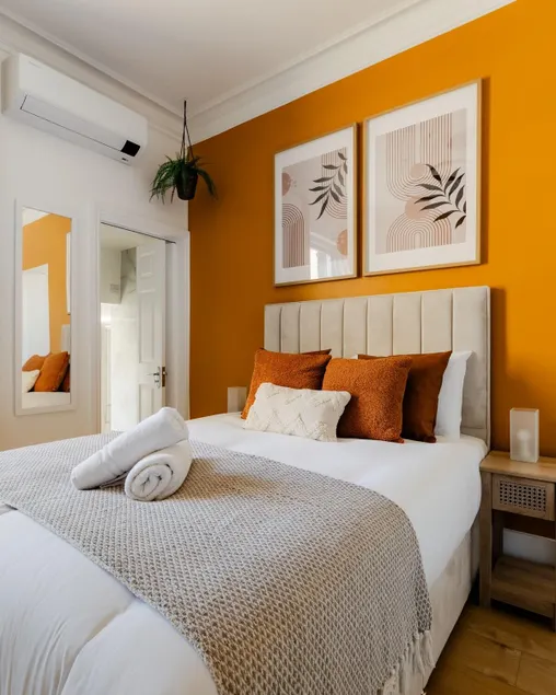 Hyde Park Designer Serviced Apartments with A/C - Image 1