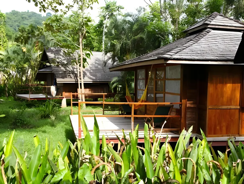 Acajou Hotel - Image 1
