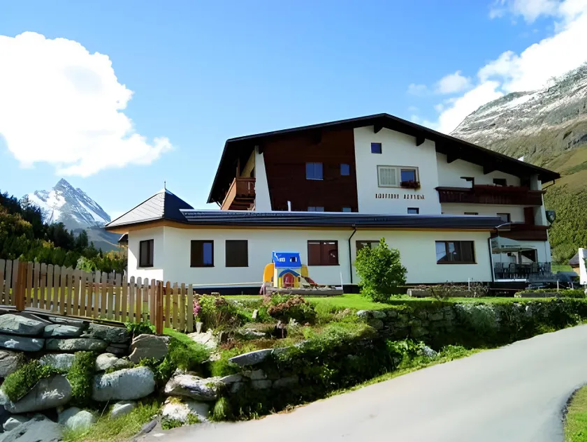 Hotel Alpina - Image 1