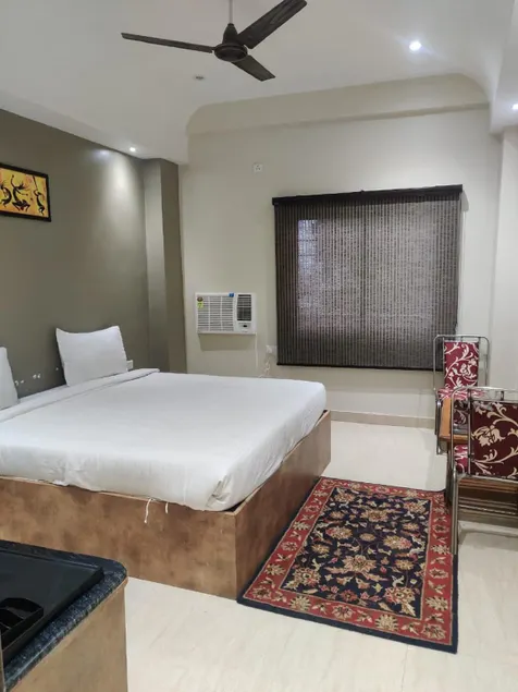 Hotel Sukhdham - Image 1