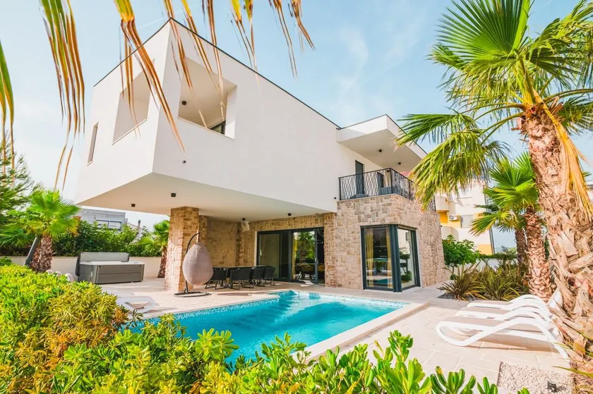 Villa FGstar - Image 1