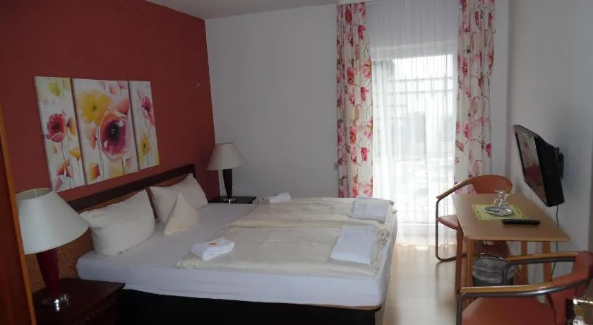Hotel Edelweiß - Image 1