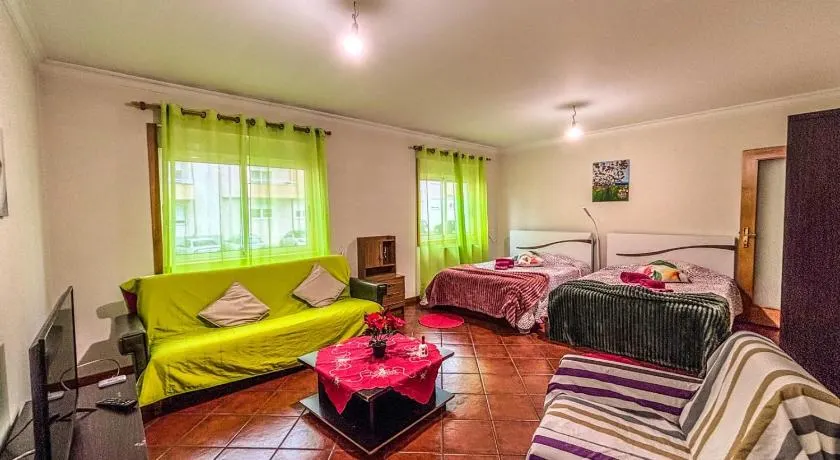 Family holiday home new beds - Image 1