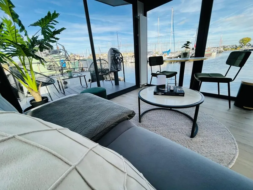 Cosy tiny houseboats near beach and restaurants by Weltevreden Experience - Image 1