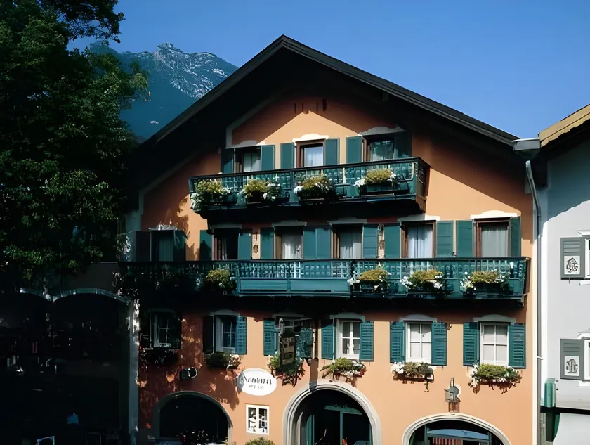 Gasthof Hotel Hauslwirt - Image 1