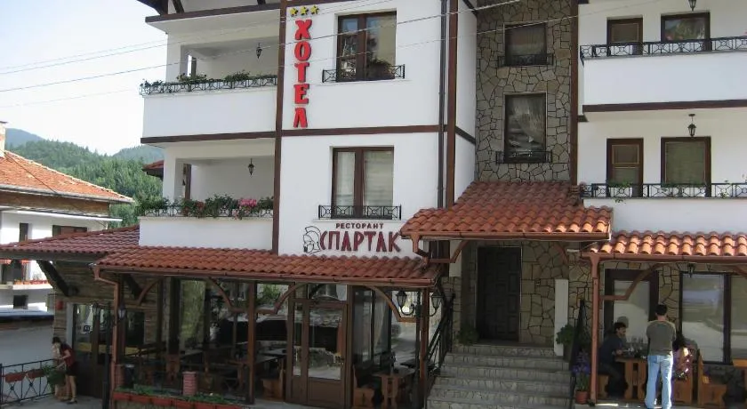 Spartak Family Hotel - Image 1