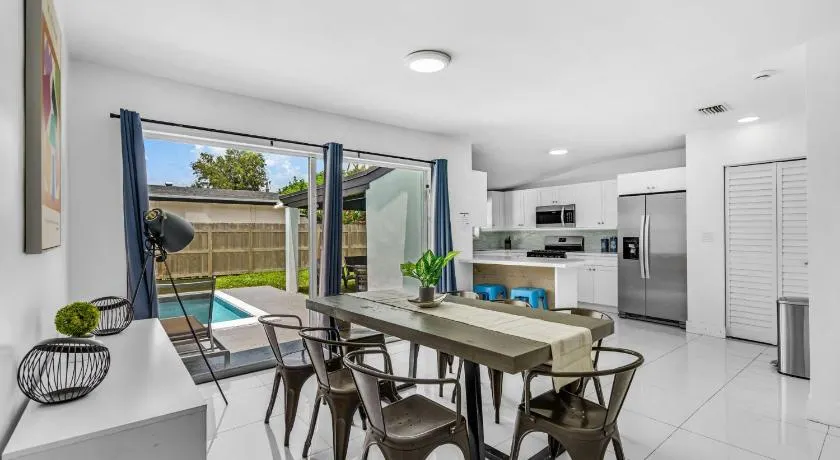 Private Pool Home & Arcade game & Mini Basketball - Image 1