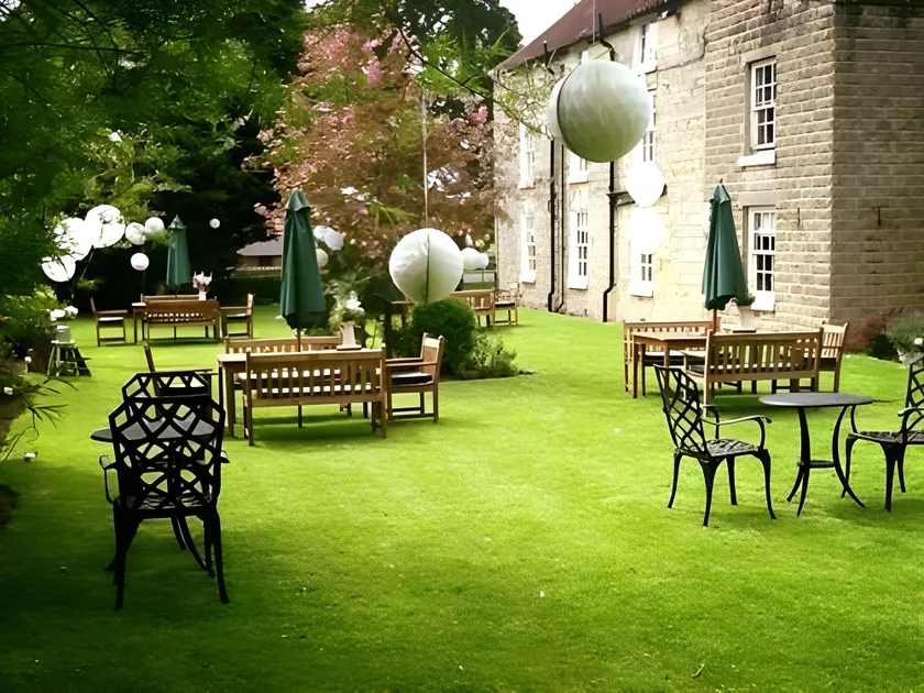 The Coachman Inn - Image 1