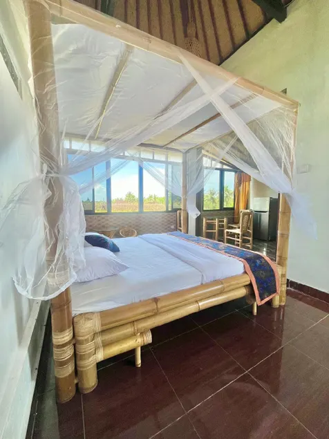 Tutwin Guesthouse - Image 1