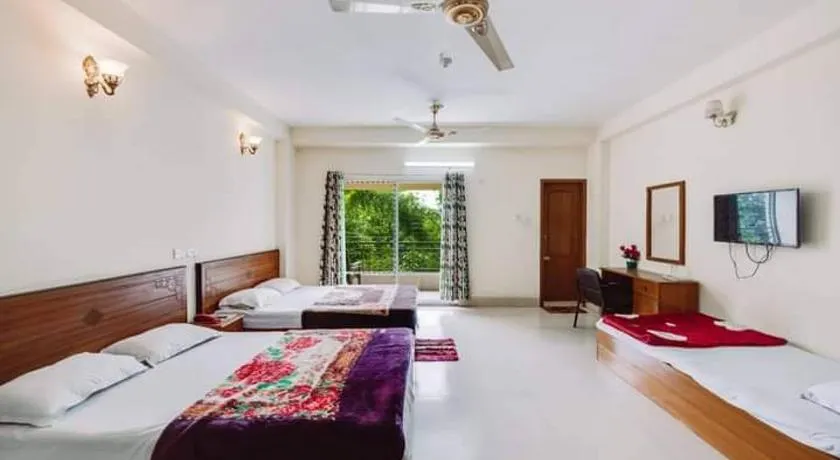 Hill Crown Hotel & Resort - Image 1