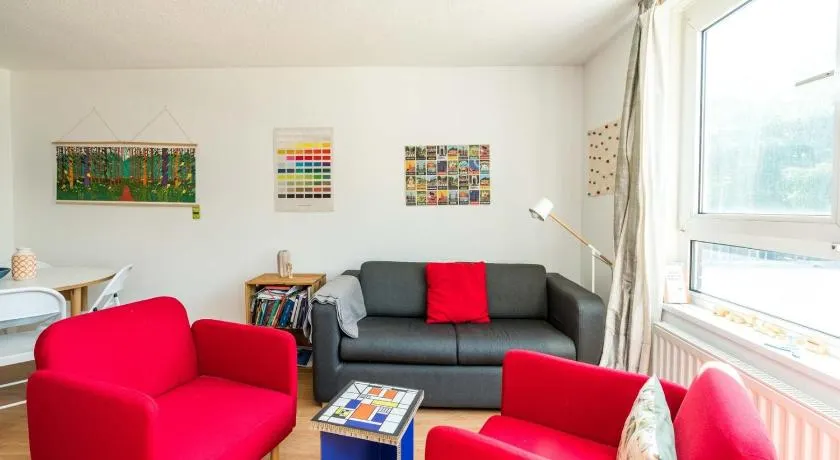 Bright & Cosy Studio Close to Central London - Image 1