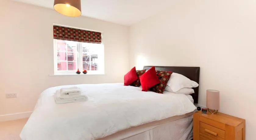 DBS Serviced Apartments - The Coach House - Image 1