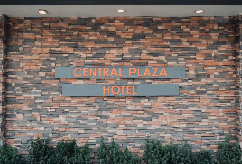 Central Plaza Hotel - Image 1