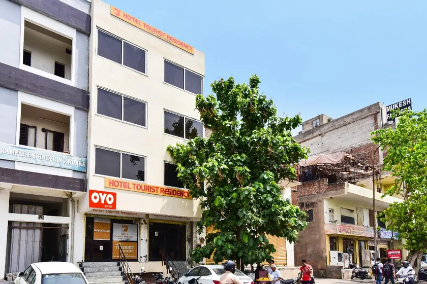 Super Hotel O by OYO Tourist Residency - Image 1