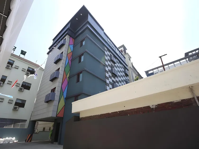 Motel Mac - Image 1