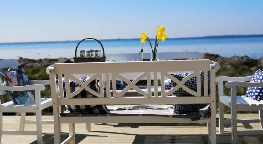 Beach Cabin - Image 1
