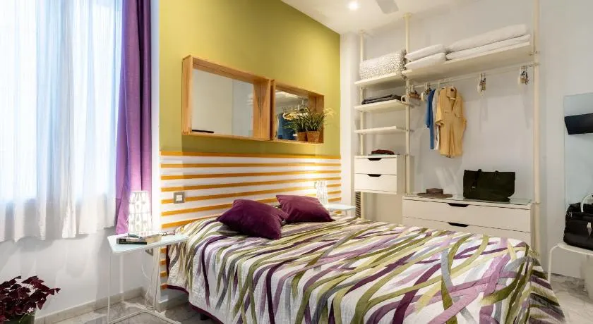 Sevilla Central Suites Apartamentos Puerta Jerez - Image 1