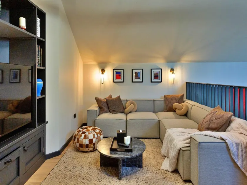 Holiday Home in Kent with Hot Tub  Games Room - Image 1