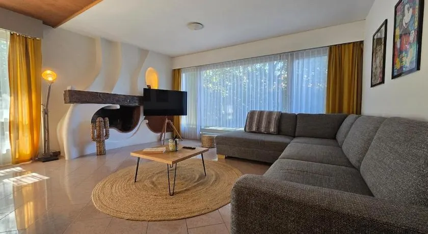 Peaceful family villa close to Geneva city center - Image 1