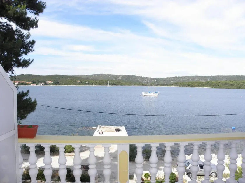 Apartment Josef A2 CRVENI Veli Rat, Island Dugi otok - Image 1