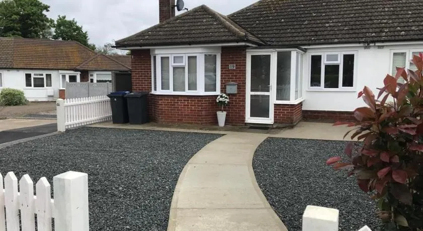 Oyster Beach Cottage - Image 1