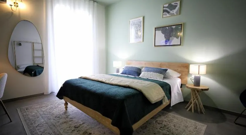 Mediterraneo Rooms Bed and Breakfast - Image 1