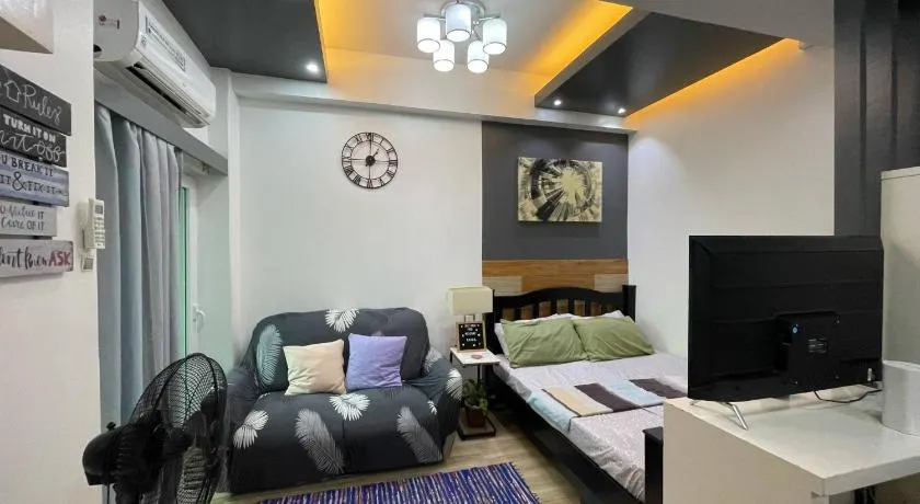 19f w NFLIX & BALCONY NEAR ROB, PGH, ACC USM&SLMC - Image 1