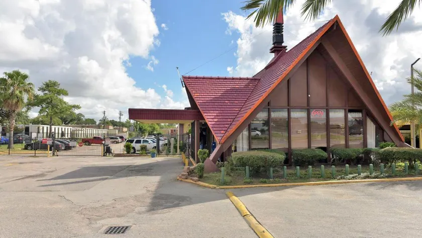 Red Carpet Inn - Image 1