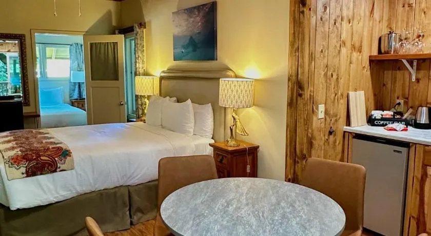Fernwood Resort - Image 1