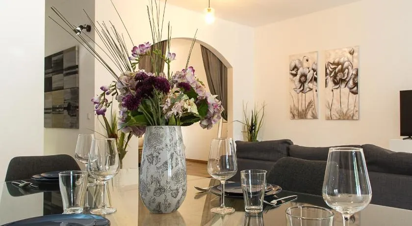 Bairro das Flores - Image 1