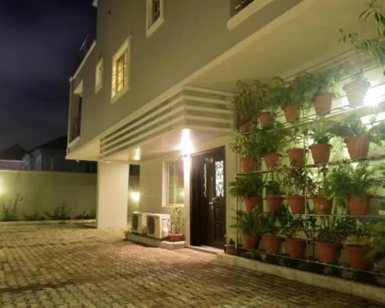 Villa Thirty Three - Image 1