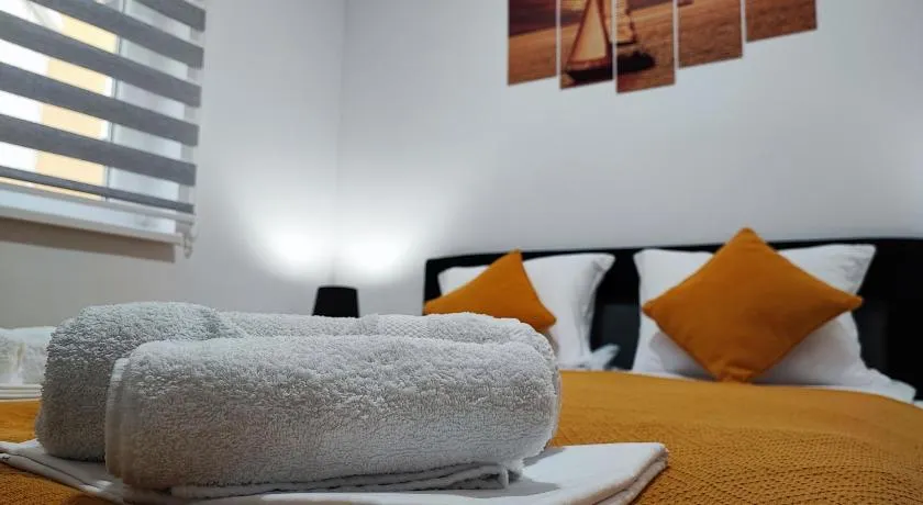 White pearl & SPA - Image 1