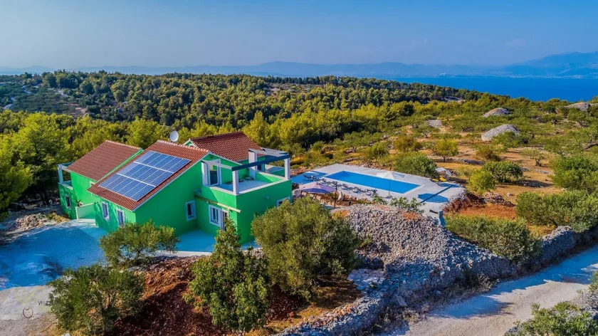Holiday house Darko Sutivan, Island Brac - Image 1