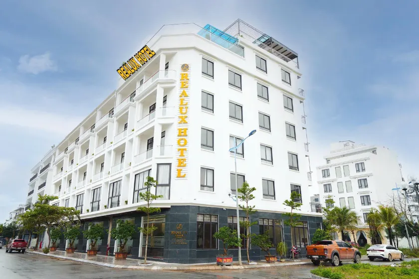 Realux Hotel - Image 1