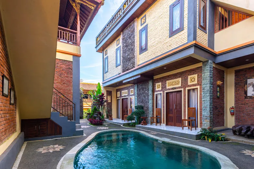 The Garuda Villa and Restaurant - Image 1
