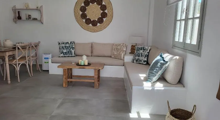 Stavros Residence - Image 1