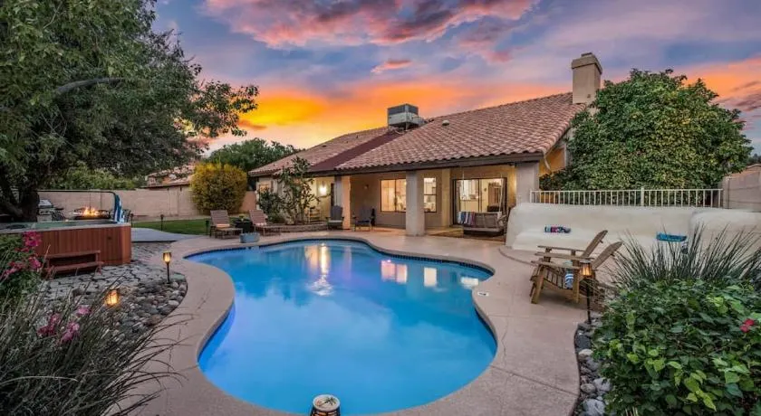 Beautiful Scottsdale Escape Heated Pool, Spa, & Putting Green - Image 1