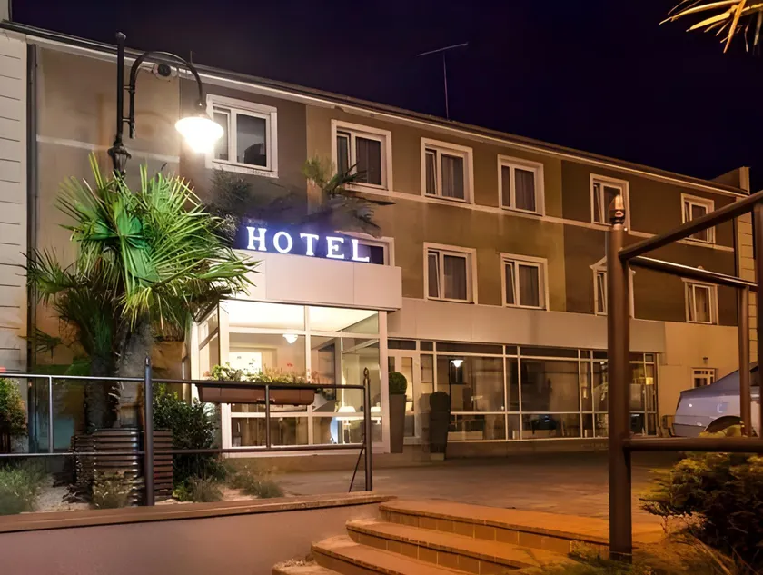 Hotel Ratuszowy - Image 1